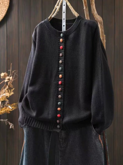 Gilet élégant et confortable Danoir Paris Karita porté, en tissu doux et moderne, couleur neutre, style chic et décontracté.