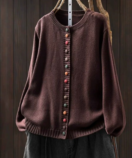 Gilet élégant et confortable Karita de Danoir Paris porté par un mannequin, en tissu doux et moderne, style chic et décontracté.
