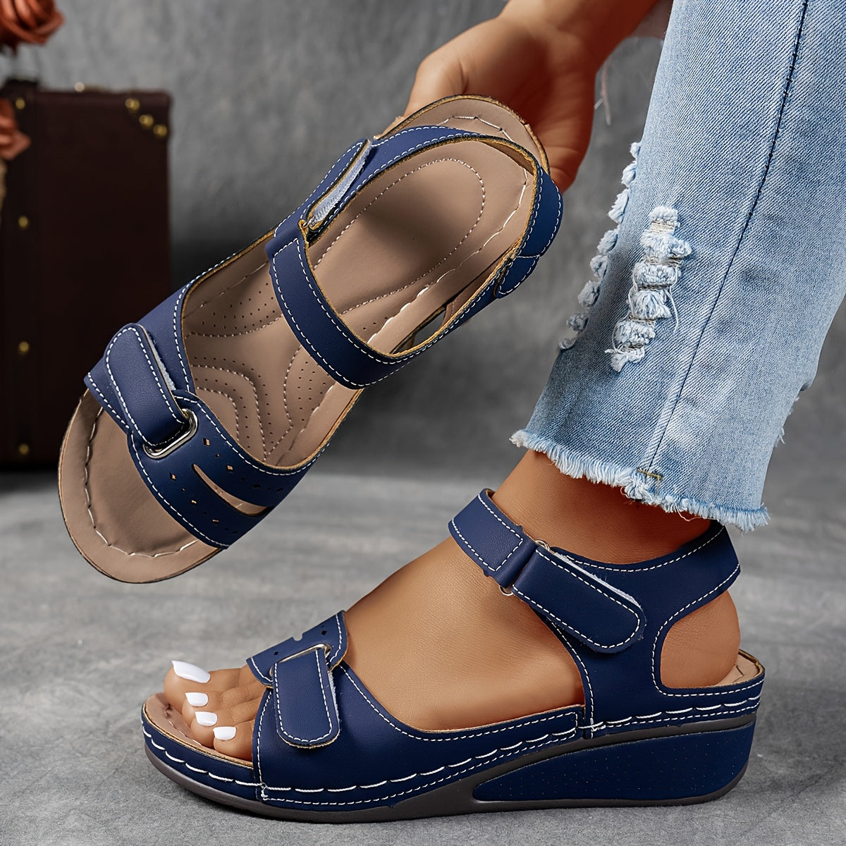 Sandales ergonomiques élégantes Célima de Danoir Paris, chaussure femme en cuir avec design sophistiqué.