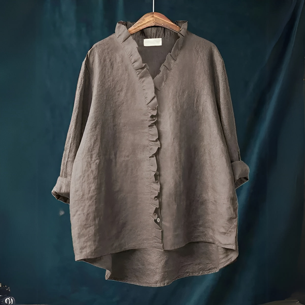Blouse légère et élégante Blanka de Danoir Paris, tissu fluide, manche longue, design sophistiqué, couleur neutre, idéale pour toutes occasions