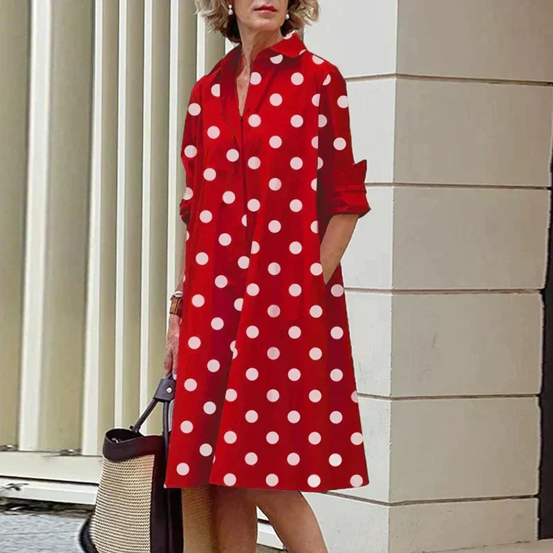 Robe sophistiquée rouge Danoir Paris Elena, élégante avec coupe fluide et détails raffinés, idéale pour une occasion spéciale.