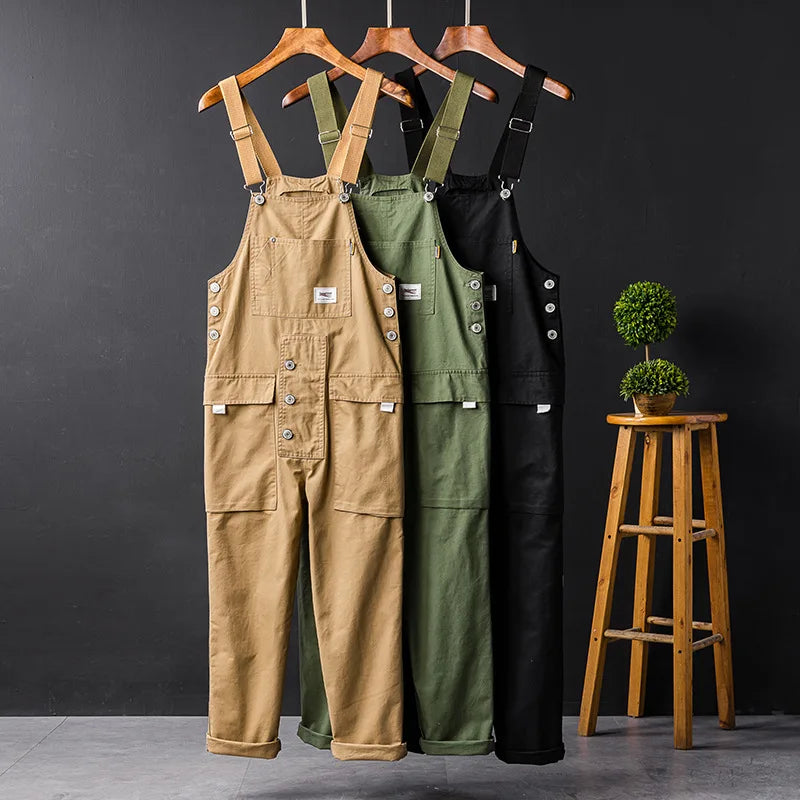 Salopette de jardinage élégante Danoir Paris avec poches cargo, idéale pour l'été, en tissu robuste et confortable pour homme.