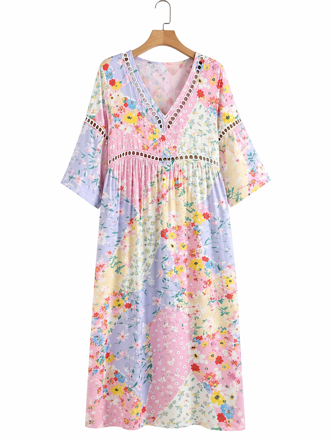 Robe à patchwork florale Clara Waverly™ de Danoir Paris, tissu léger avec motifs floraux colorés, portée sur un mannequin.