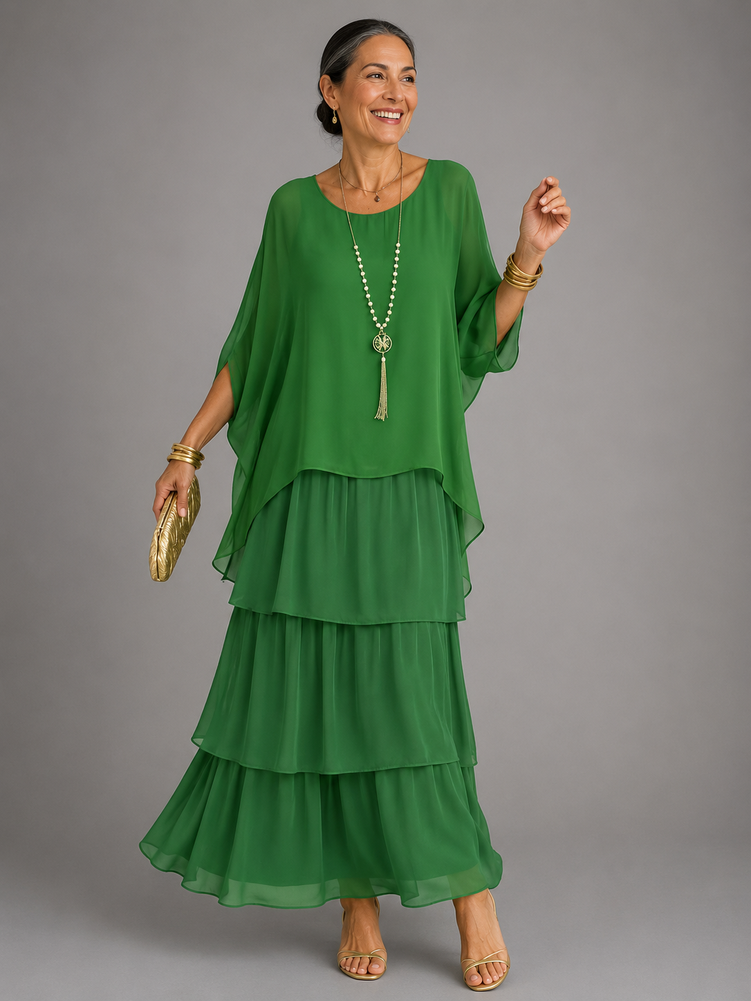 Robe Lara vert clair Danoir Paris, coupe élégante, tissu léger, portée féminine et confortable, vue frontale.
