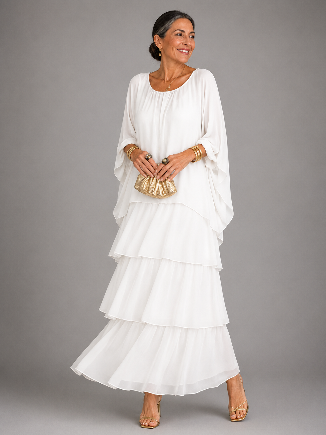 Robe Lara blanche de Danoir Paris, robe élégante en tissu léger, portée sur un mannequin.