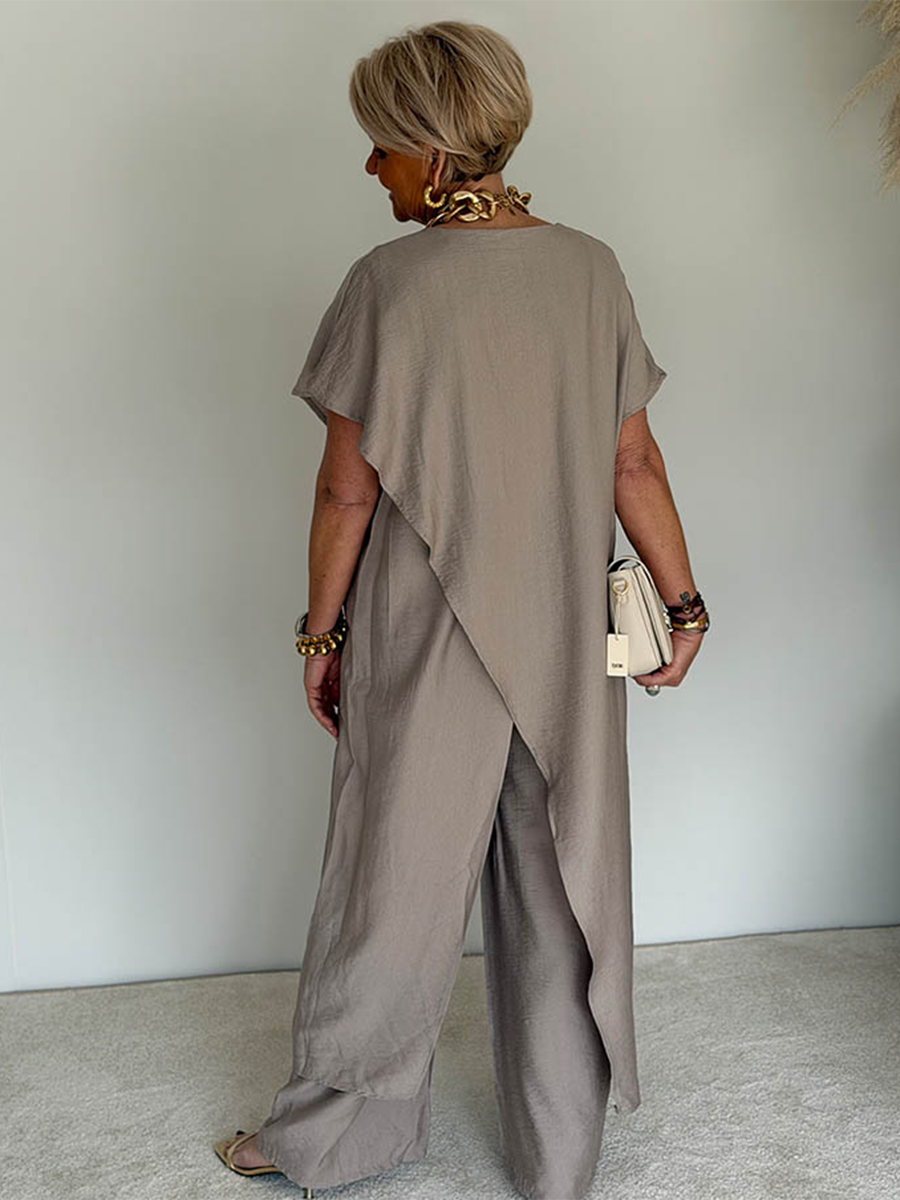 Ensemble ample asymétrique Solène de Danoir Paris, vêtement confortable et élégant en tissu sable, vue de face.