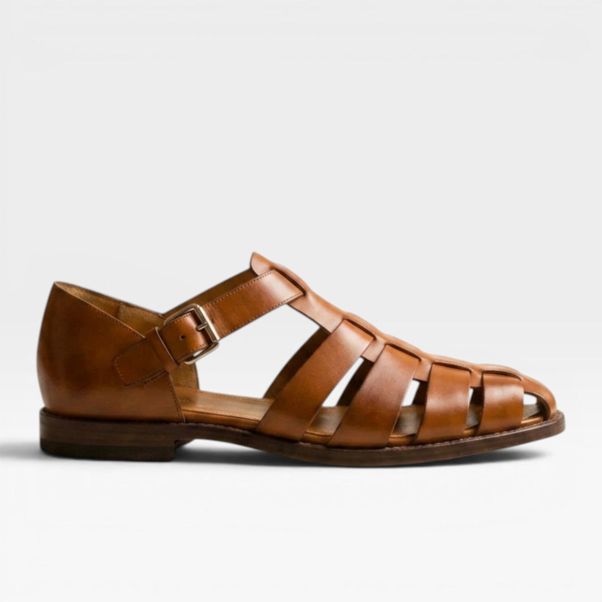 Sandales fisherman en cuir bleu pour hommes de Danoir Paris, style estival classique à bout fermé, chaussures confortables pour l'été.