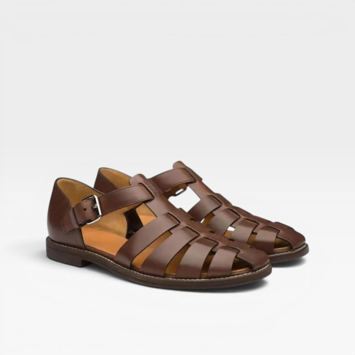 Sandales fisherman en cuir pour hommes de Danoir Paris, style estival classique à bout fermé, en bleu.