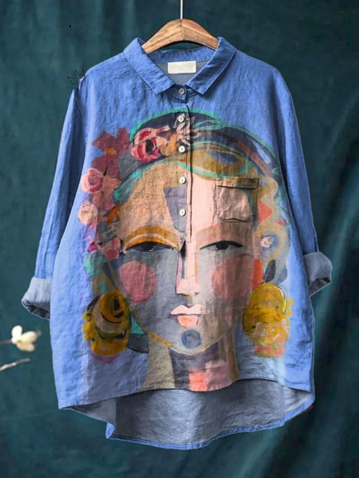 Chemise jaune Danoir Paris Eugen Art Portrait Freda, style moderne avec motif artistique, vue de face sur mannequin.