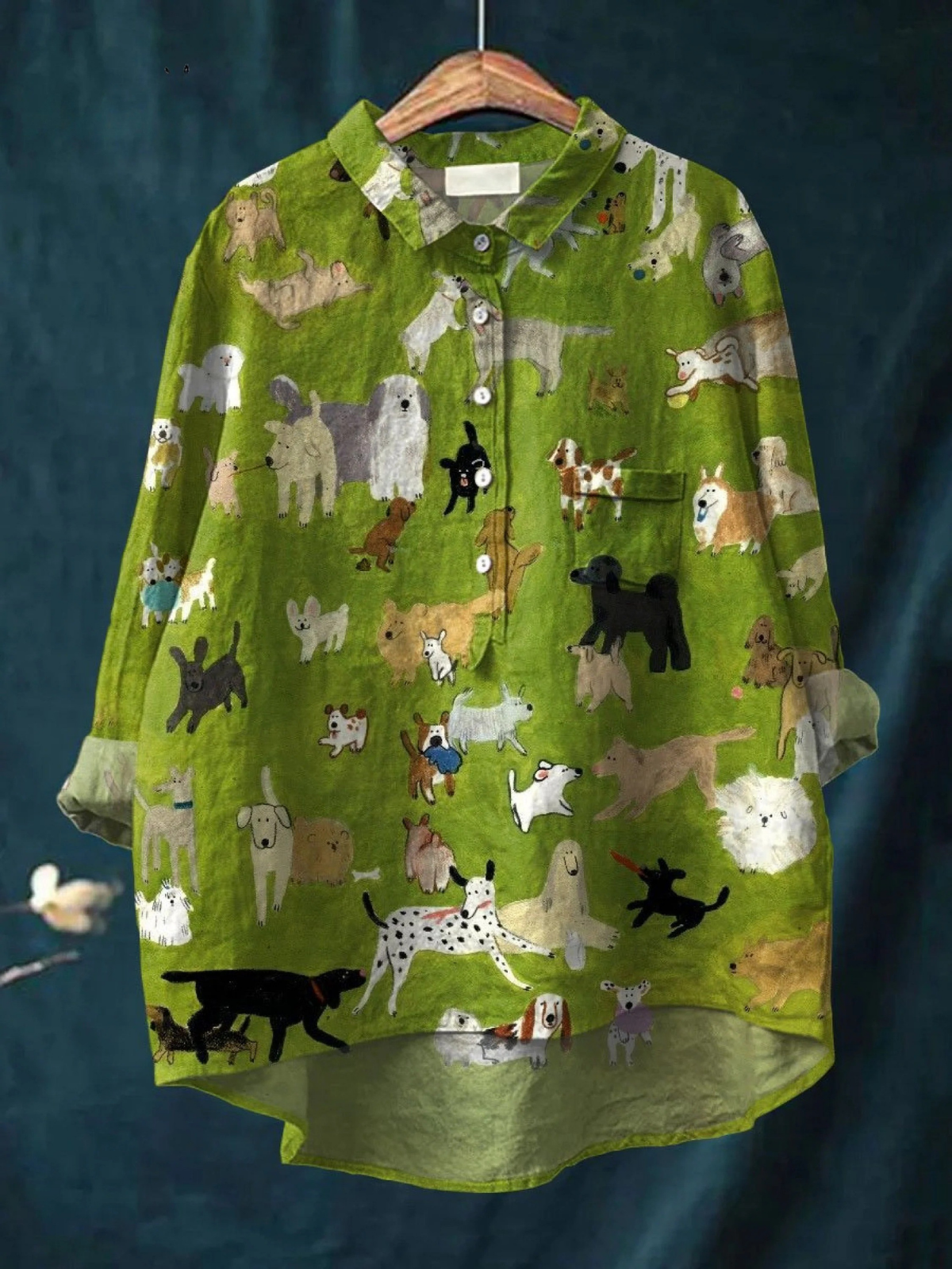 T-shirt Danoir Paris Althea avec illustration d'un chien mignon et coloré, tissu léger et style décontracté.