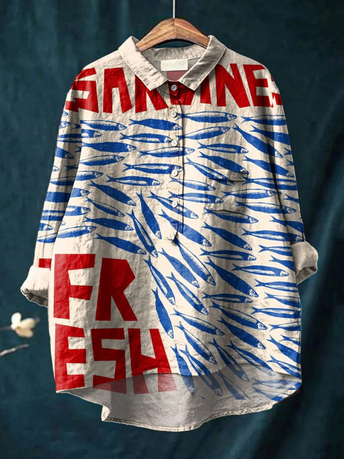 Chemise vintage Danoir Paris Amirah avec motif poisson multicolore, style rétro et tissu léger, parfaite pour un look décontracté.