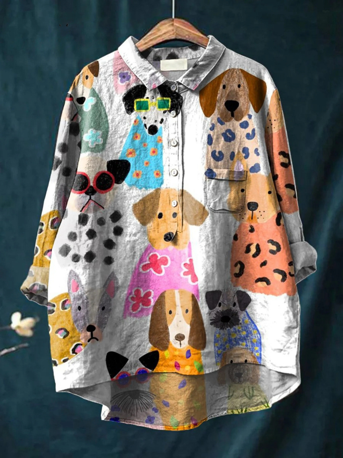 Chemise Danoir Paris Brigitte avec motif cartoon de chiot coloré, tissu léger et style décontracté pour femme.