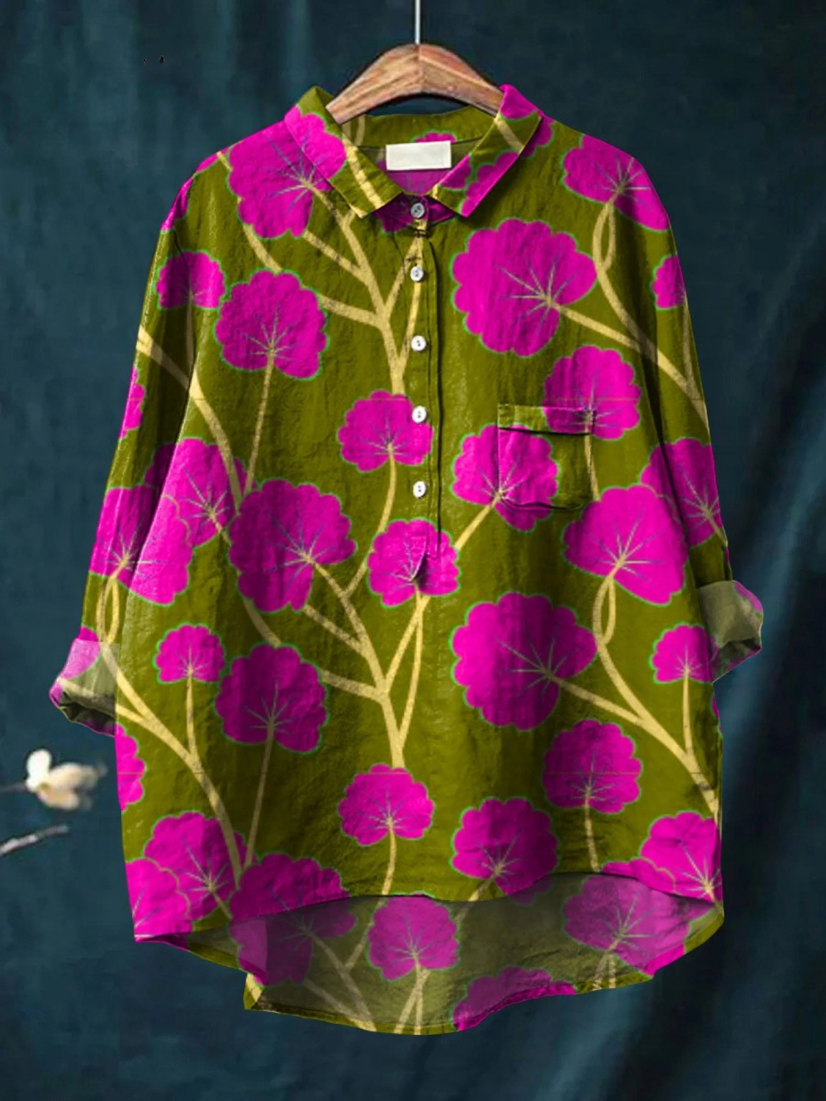 Chemise florale vintage Lauren de Danoir Paris avec motifs multicolores, tissu léger et style rétro.