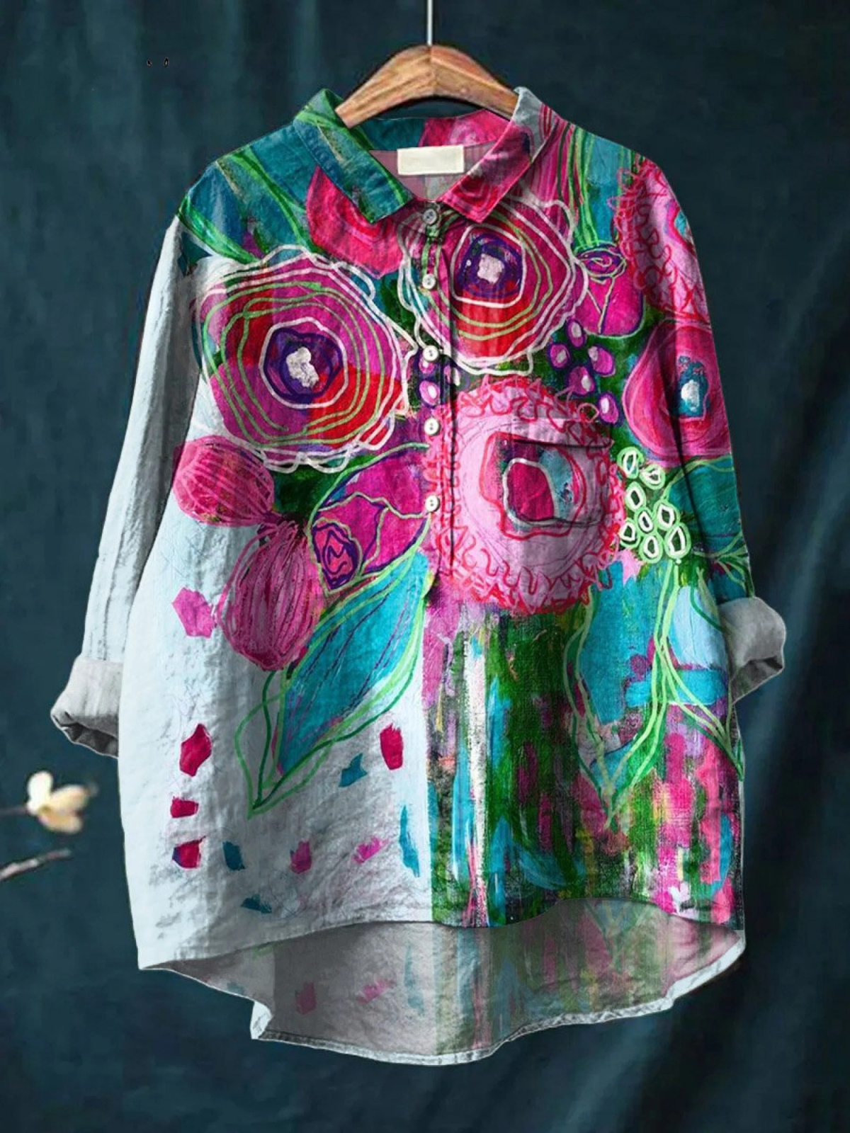 Chemise florale vintage Skylar de Danoir Paris, en tissu multicolore avec motif floral, vue de face.