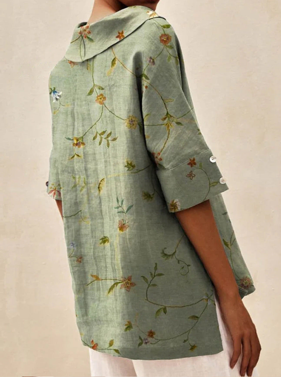 Haut léger floral estival Andrea de Danoir Paris, blouse en tissu léger avec motif floral coloré.
