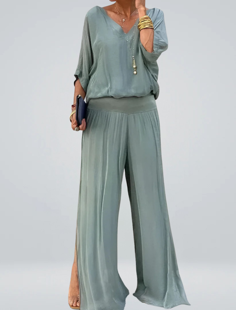 Vêtements décontractés élégants Danoir Paris, ensemble Claire avec pantalon et haut en tissu fluide, style chic et confortable.