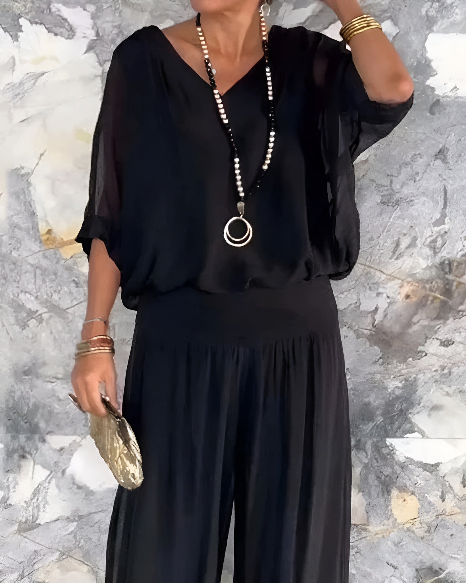 Ensemble décontracté élégant Claire de Danoir Paris, mettant en valeur un look chic et confortable pour femmes.