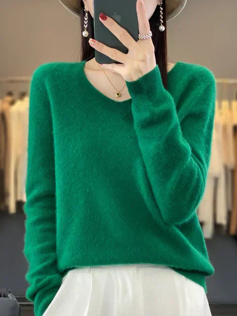 Pull douillet vert Danoir Paris Elena, élégant et chaud, avec un design tendance et une texture douce visible sur l'image.