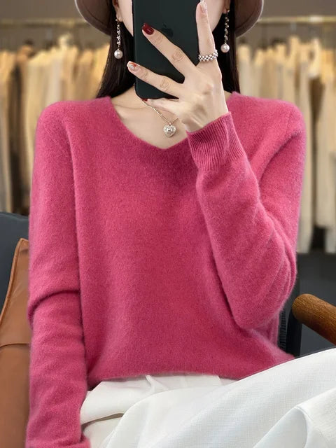 Pull douillet vert Danoir Paris Elena, élégant et confortable, avec un design chic et moderne pour un look sophistiqué.
