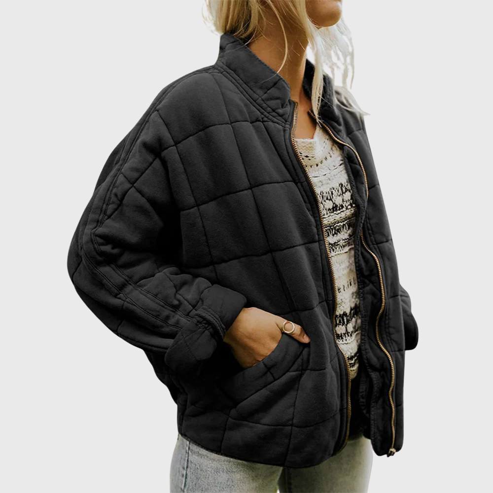 Veste matelassée Danoir Paris Josiane au look oversized élégant, couleur neutre, avec col montant et finitions raffinées