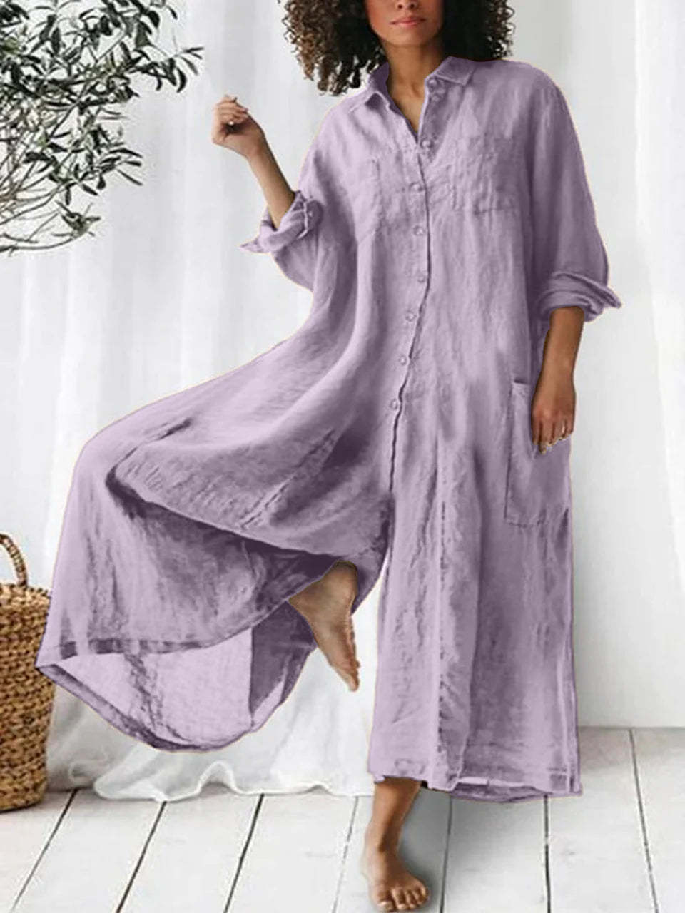 Combinaison en lin mauve Maja Sérénité de Danoir Paris, vêtement ample avec décolleté et manches courtes, tissu léger et élégant.