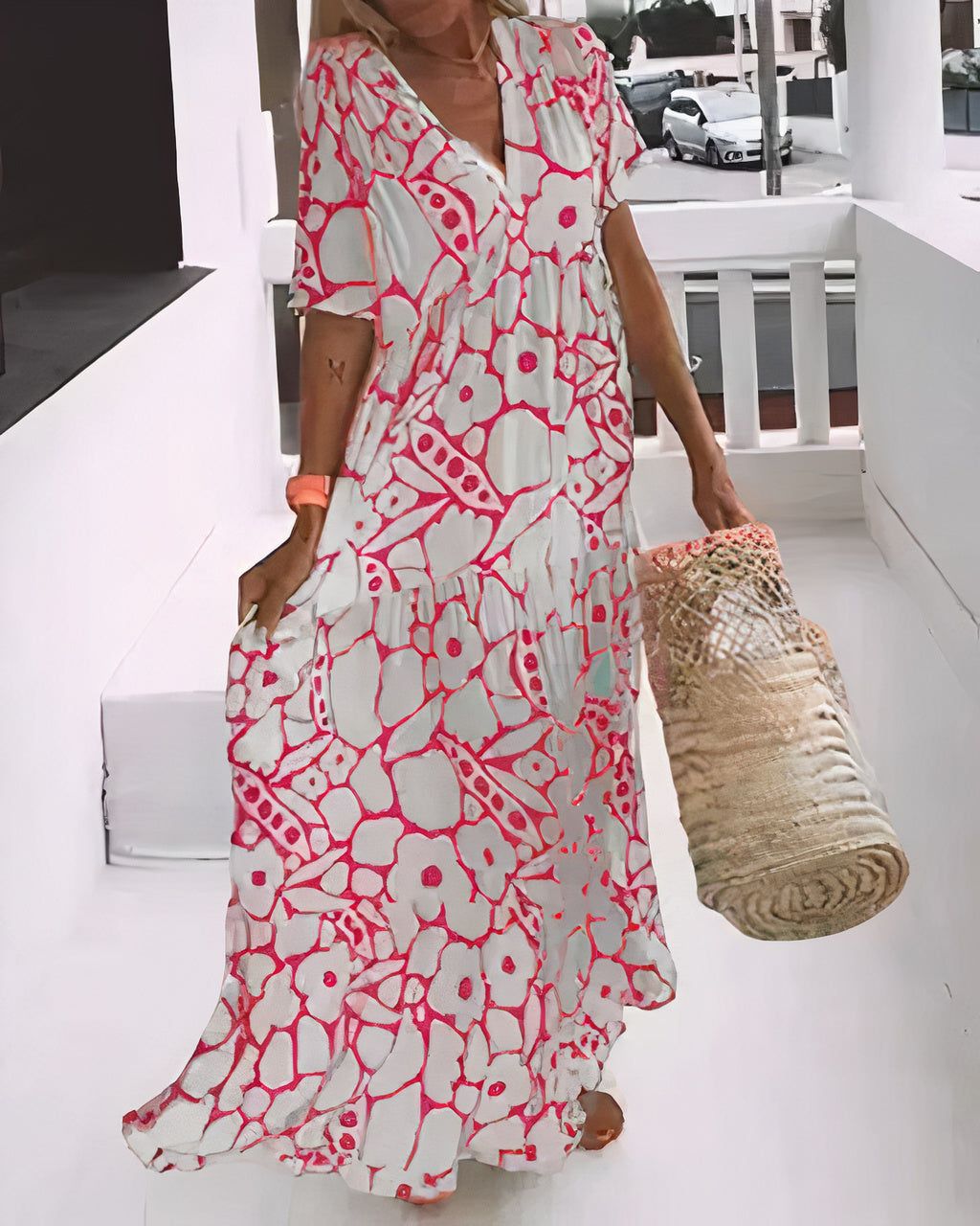 Robe chic décontractée Myrtle de Danoir Paris, en tissu vert avec détails élégants, portée sur mannequin.