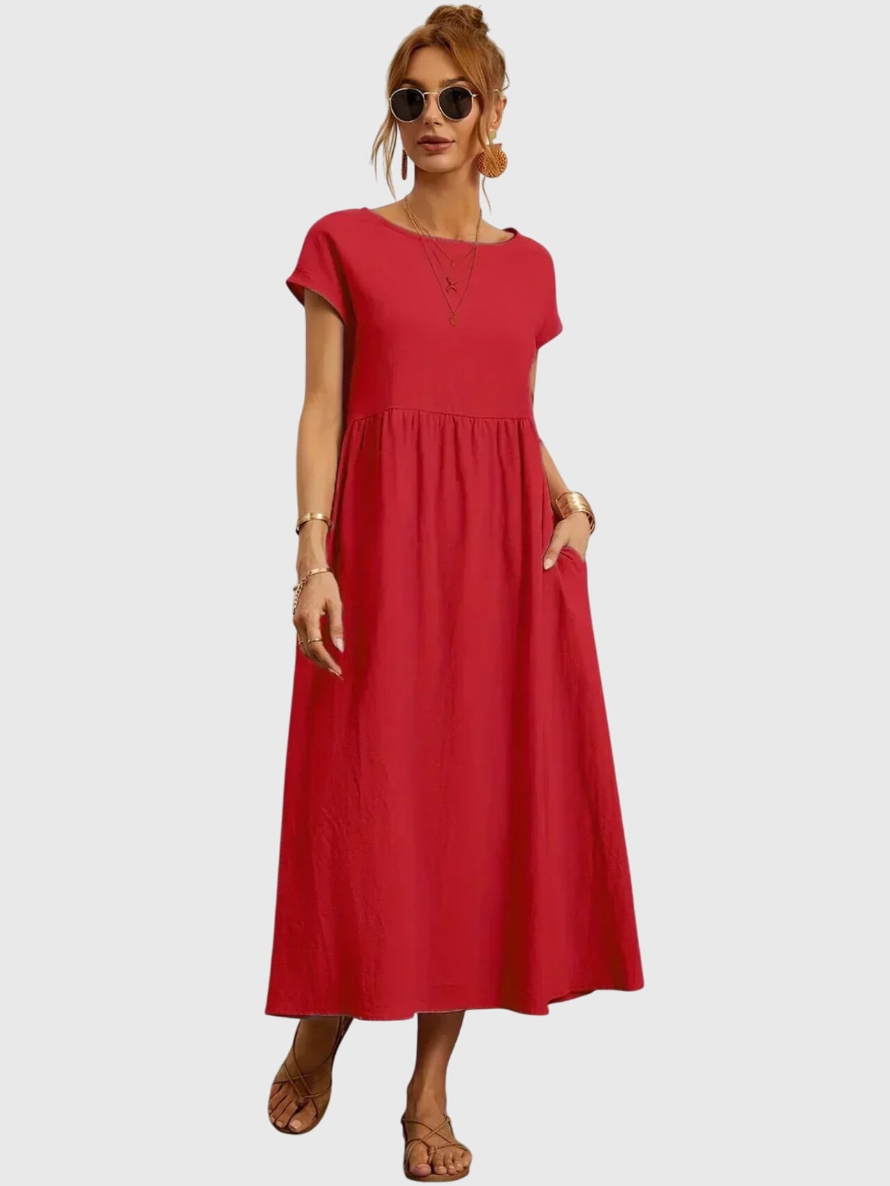 Robe décontractée Giselle™ avec poches, marque Danoir Paris, tissu léger et coupe confortable, portée décontractée, vue de face.