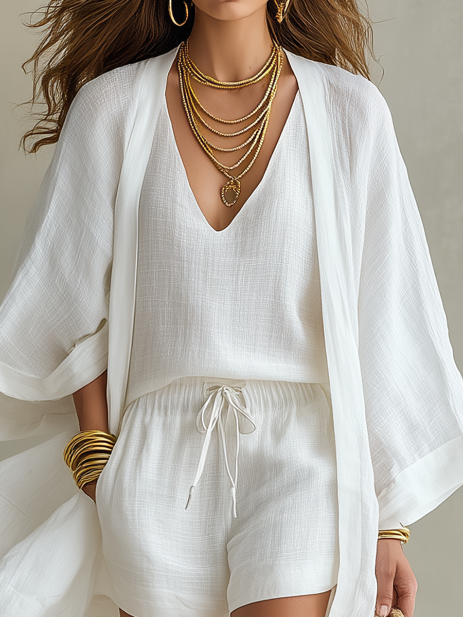 Ensemble trio Noémie de Danoir Paris, sous-vêtements blancs pour femmes, avec soutien-gorge, culottes et strings assortis.