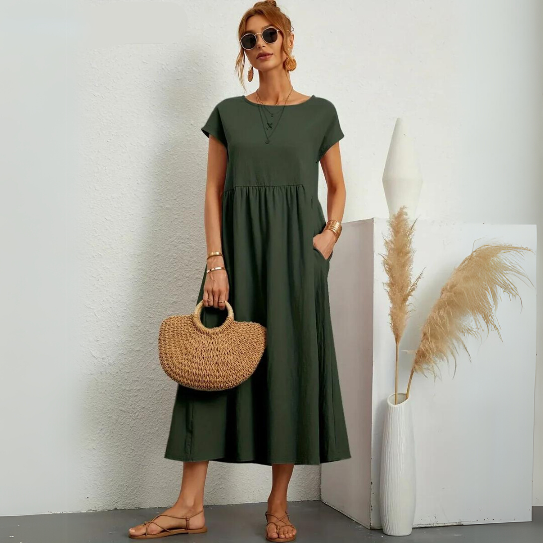 Robe midi décontractée en coton Isla pour femme, de la marque Danoir Paris, avec coupe fluide et détails élégants.