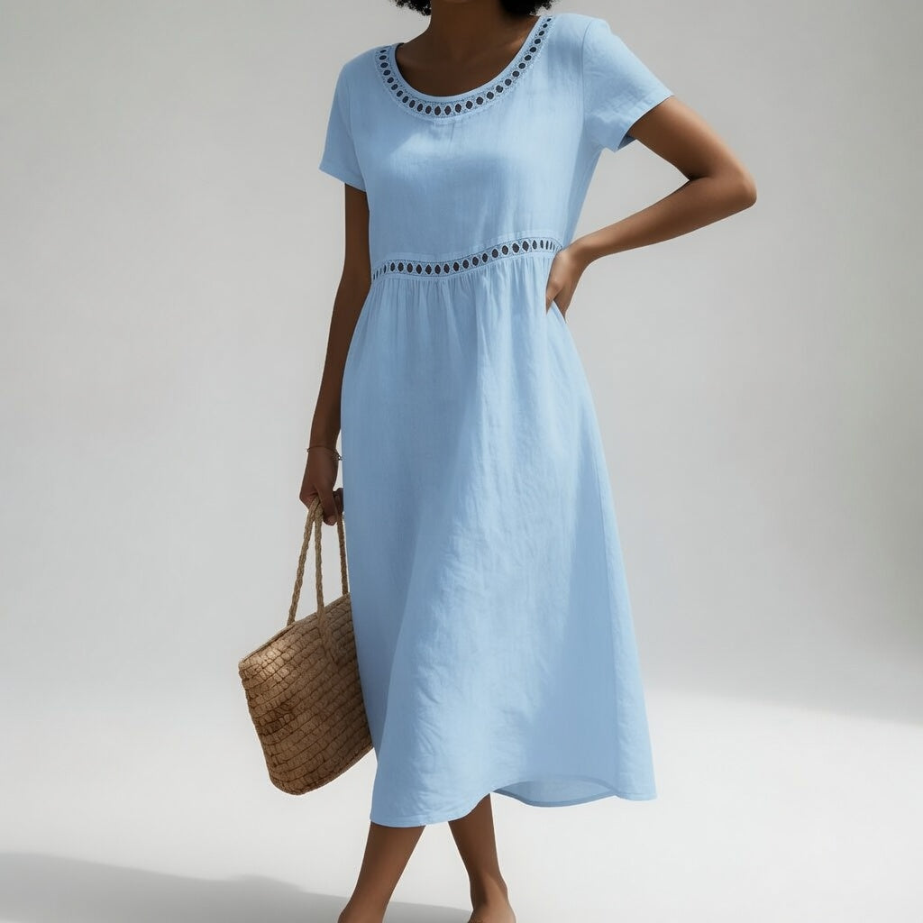 Robe pour femmes Livia de Danoir Paris, robe noire avec broderies élégantes, tissu fluide et style sophistiqué.