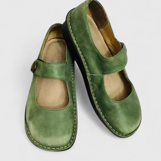 Chaussures Hedwig Mary Jane de Danoir Paris, élégantes chaussures pour femmes en cuir noir avec boucle.