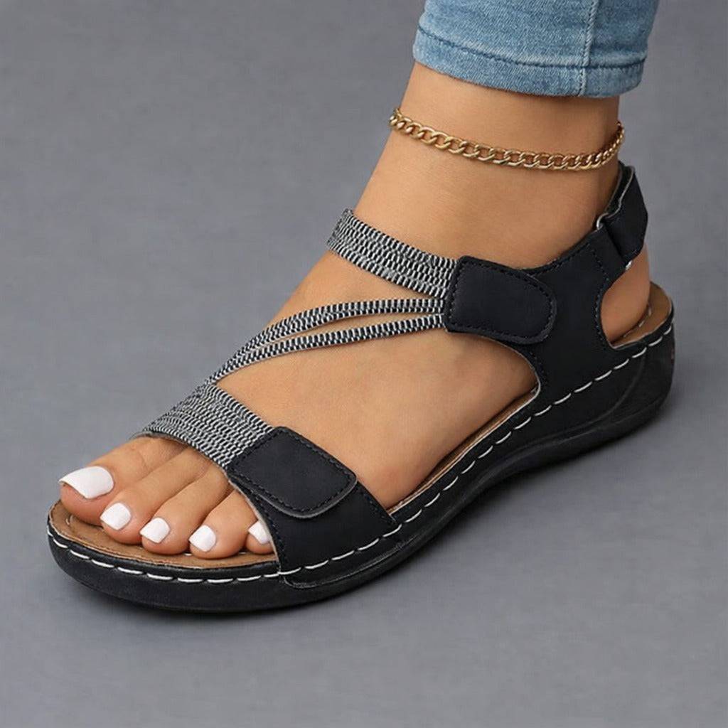 Sandales légères Agnes de Danoir Paris, confortables, avec semelle fine et bride en cuir, visibles en détail dans l'image.