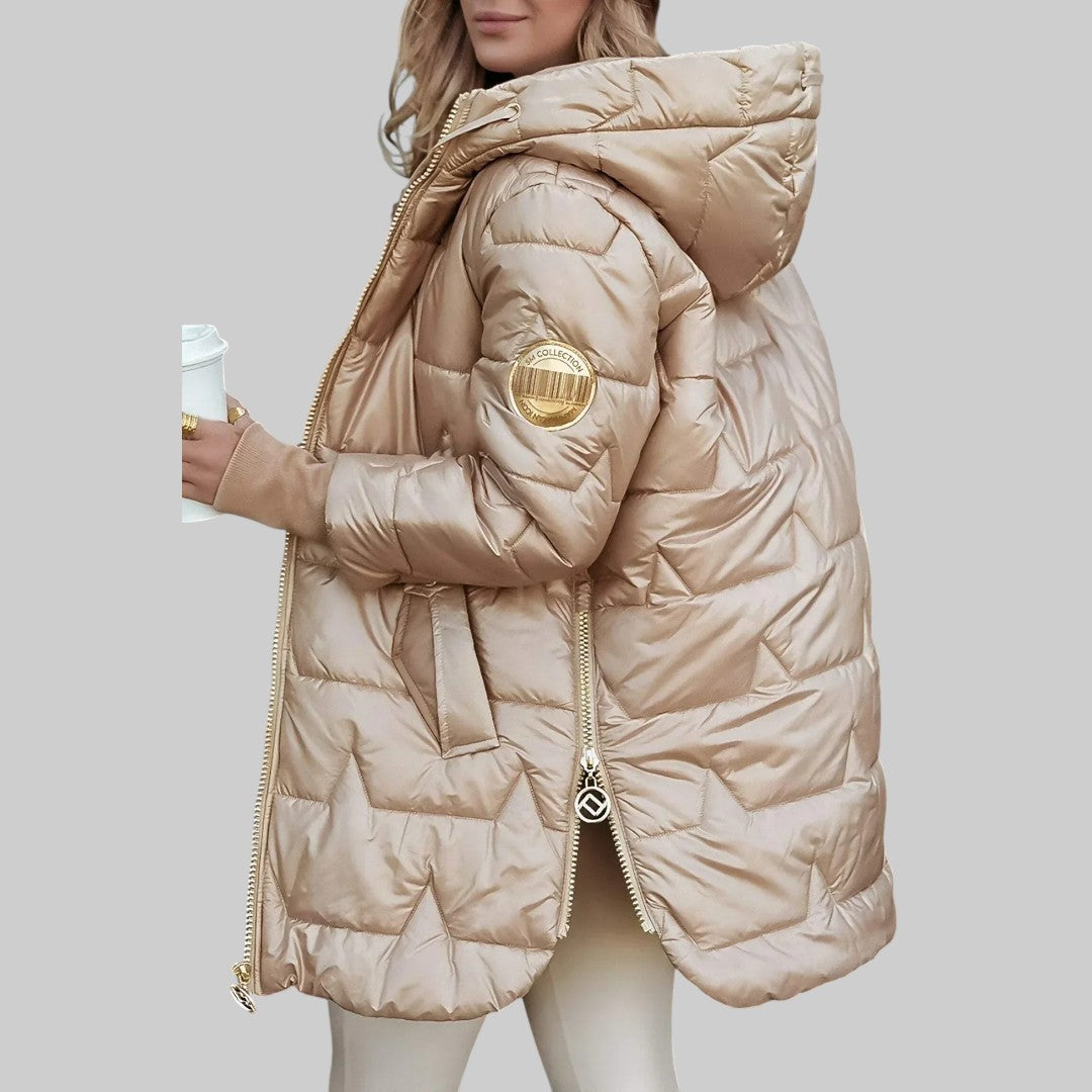 Manteau d'automne élégant Danoir Paris Cecilia avec capuche, veste pour femmes, tissu chaud et style sophistiqué.