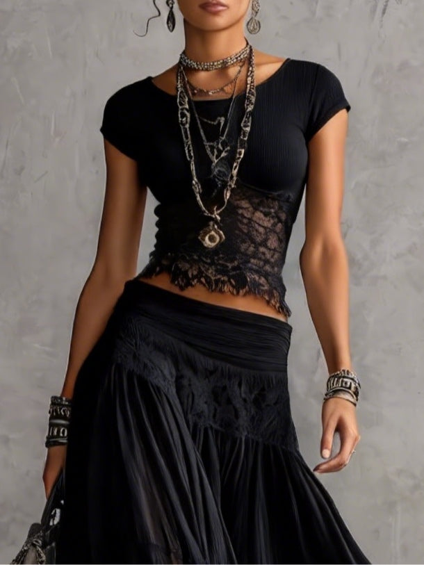 Ensemble top transparent en dentelle et jupe longue plissée noirs