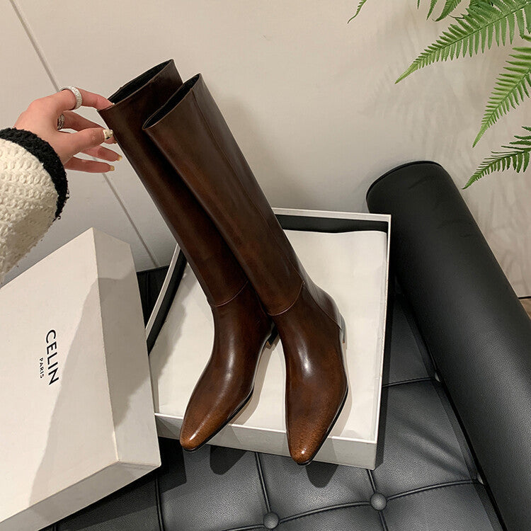 Bottes hautes à bout pointu Aurélie de Danoir Paris, en cuir noir, avec talon moyen, parfaites pour un style chic et élégant.