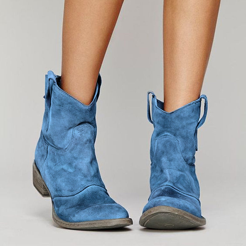 Bottines western modernes Marielle de Danoir Paris, en cuir marron avec broderies et talon, style authentique et tendance.