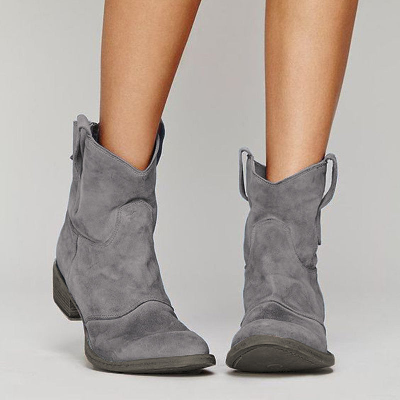 Bottines Western modernes Marielle de Danoir Paris, en cuir noir avec détails sophistiqués, visibles sur l'image.