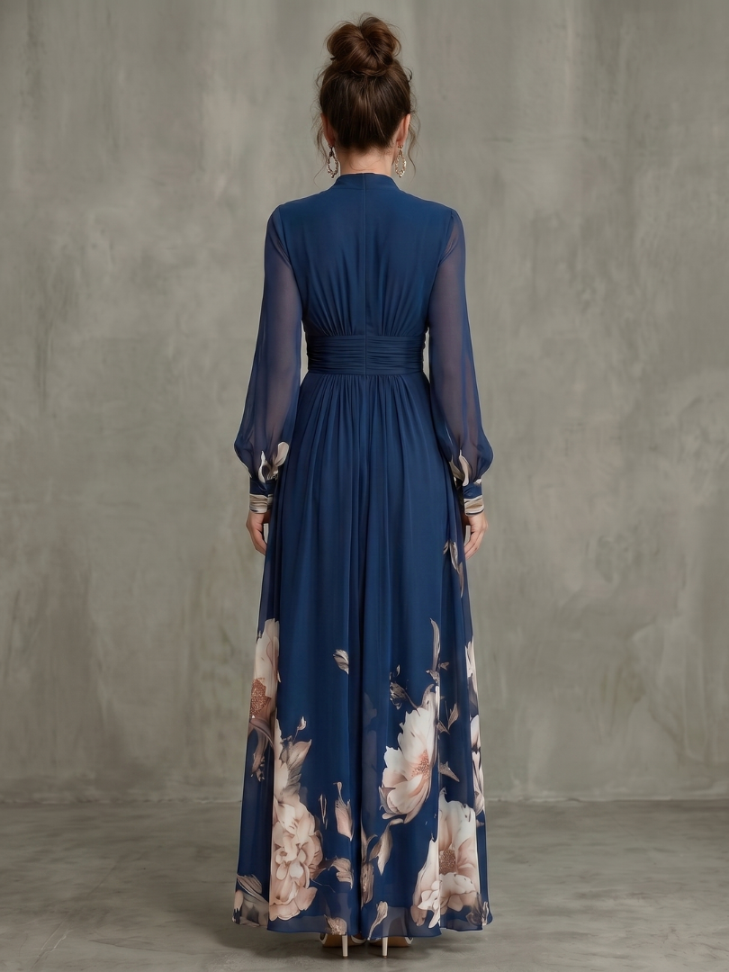 Robe maxi à manches transparentes et ourlet floral Maude™ de Danoir Paris, détail du tissu et design élégant.