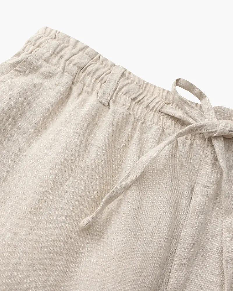 Shorts en lin premium Casablanca de la marque Old Money, vue de face, avec ceinture et poches visibles.