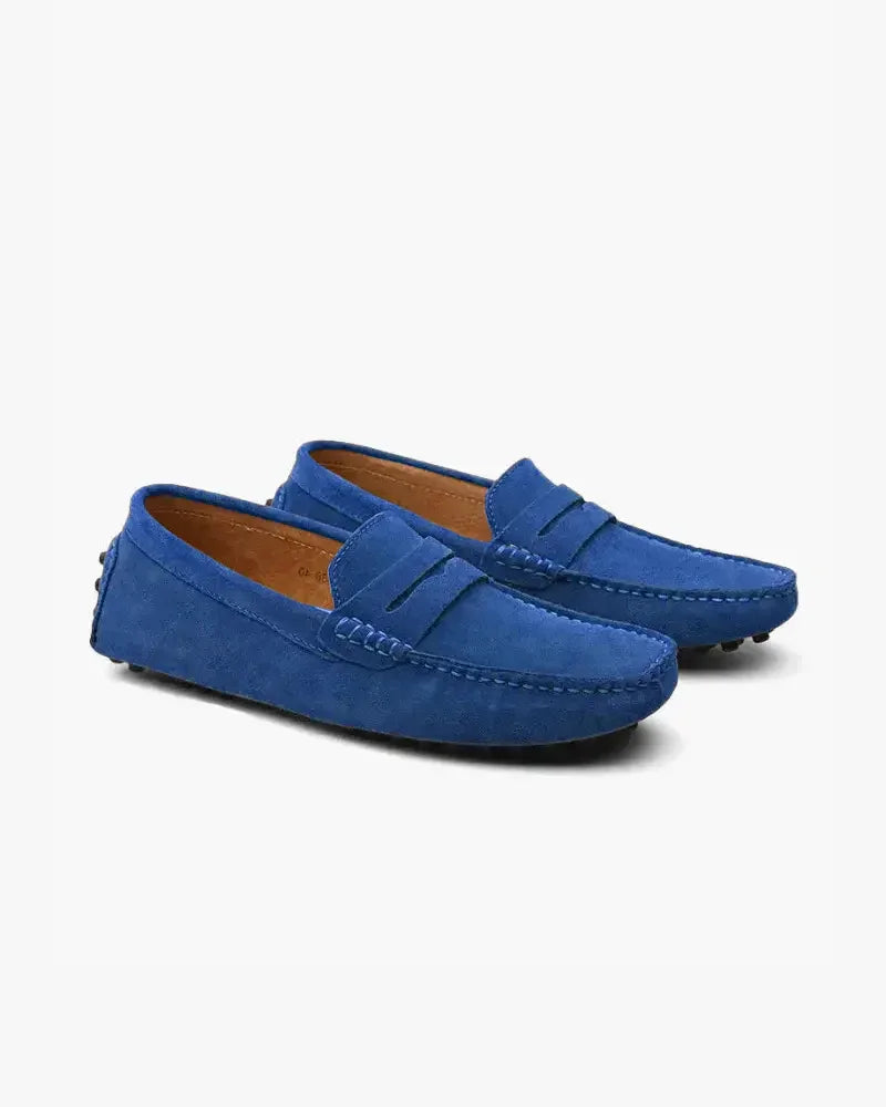 Mocassins en daim Old Money Driver Loafers marine bleu pour femme, pointure EU 38, vue de face sur fond blanc.