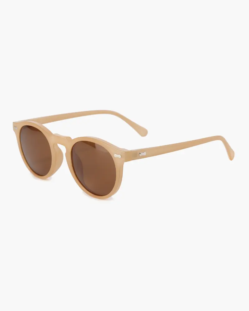 Lunettes de soleil Old Money polarisees avec monture en acétate et verres teintés, style élégant et moderne.