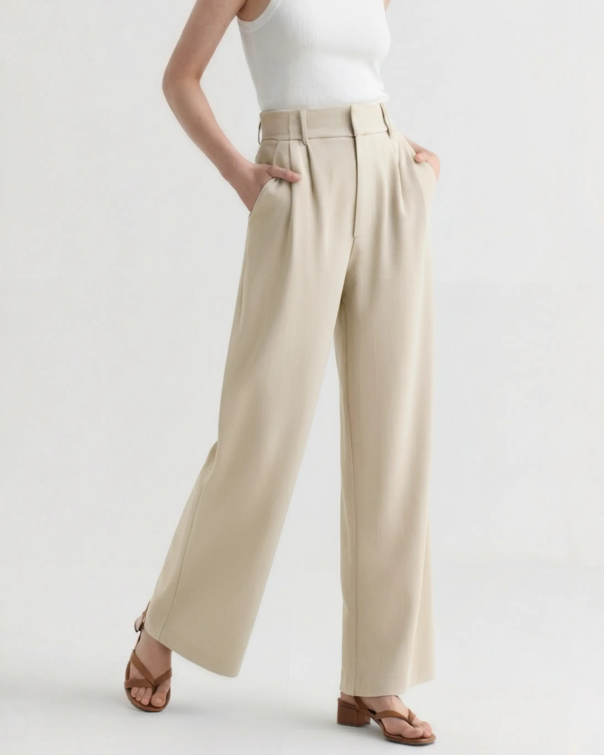 Pantalons larges beige Serena de Old Money Women, style élégant avec coupe fluide et taille haute, pour femme.