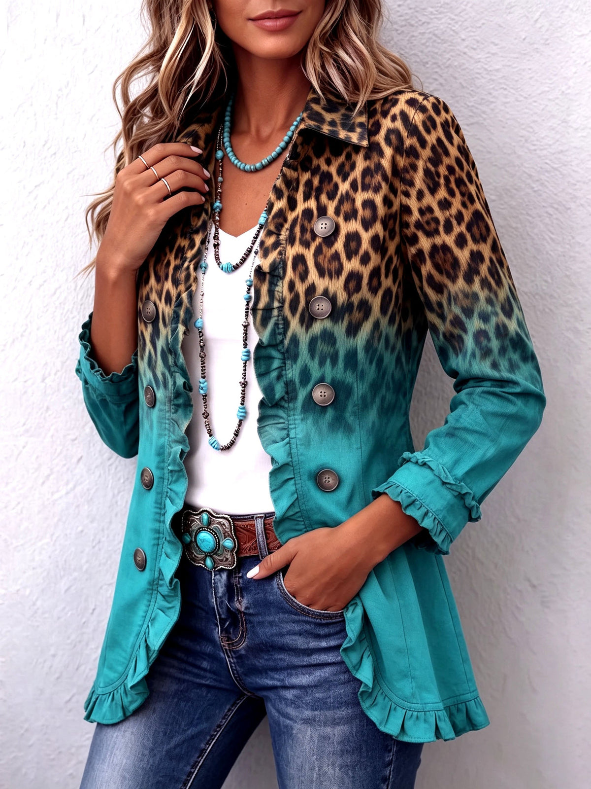 Blazer léopard dégradé turquoise à volants Béatrice de Danoir Paris, vêtement tendance en tissu léger avec détails féminins.