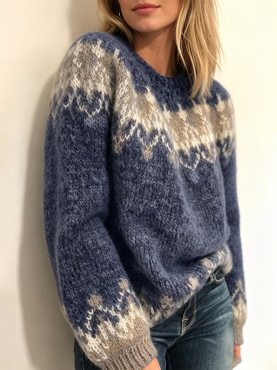 Pull en tricot à col rond style Fair Isle Danoir Paris, décontracté, avec motif coloré traditionnel, porté sur un mannequin.