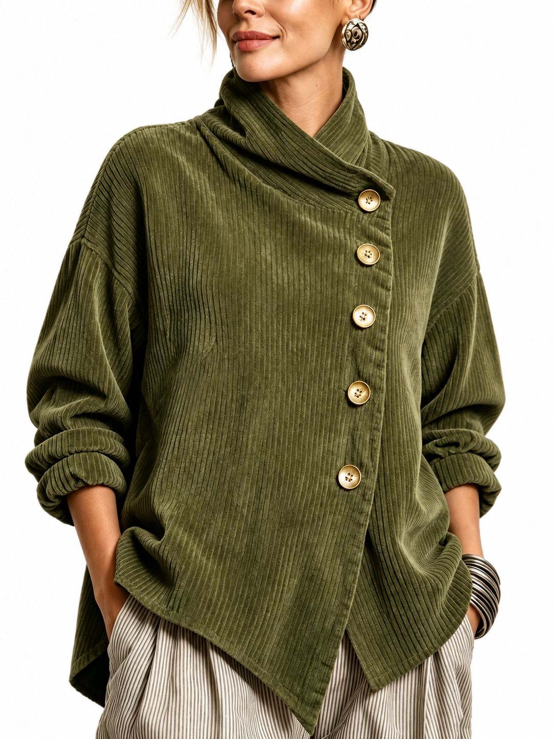Chemise overshirt en velours côtelé Gillian de Danoir Paris, col enveloppant, texture douce et chaude, vêtement d'extérieur élégant.