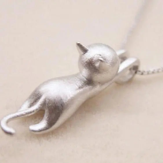 Collier amusant avec un chaton en argent 925