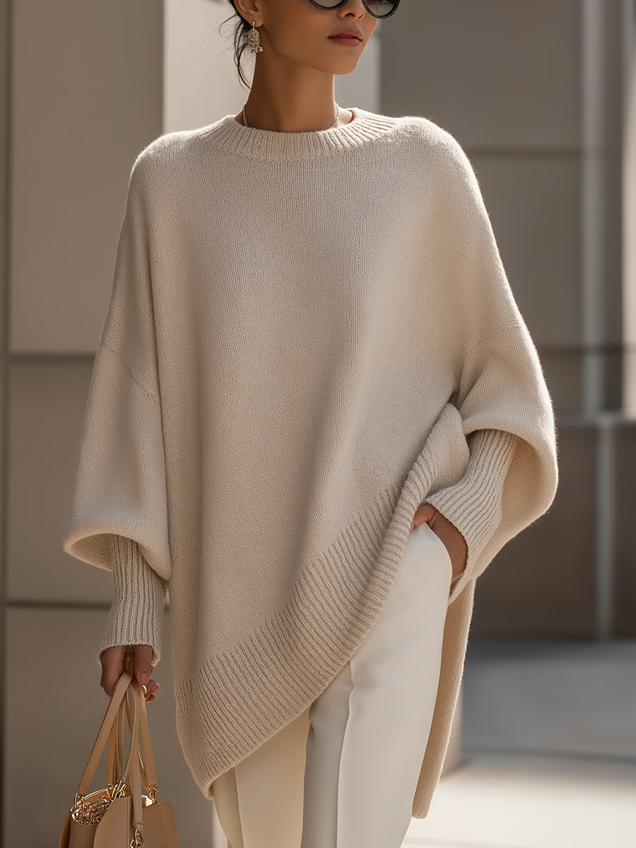 Pull oversize femme Jeanne de Danoir Paris, coupe fluide, en maille douce, porté dans un style décontracté.