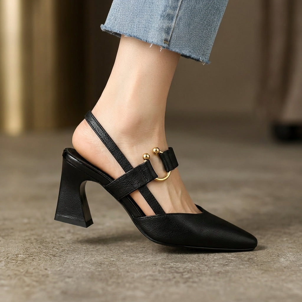 Mules à talons Alana de Danoir Paris, chaussures élégantes en cuir noir avec talons fins, vue de devant sur fond neutre.