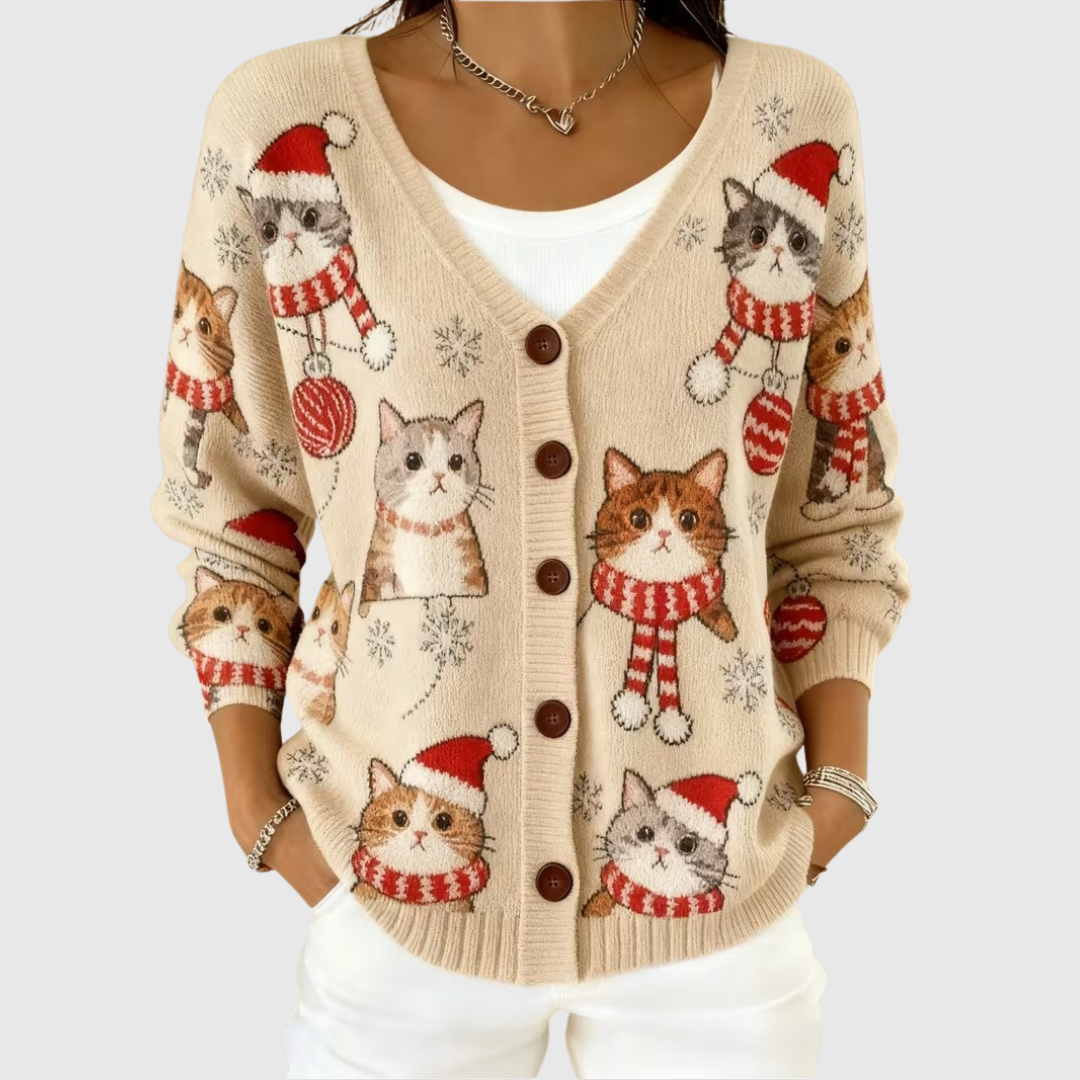 Cardigan en maille confortable Danoir Paris avec boutons, porté ouvert, en tissu doux et chaud, mode casual élégante.