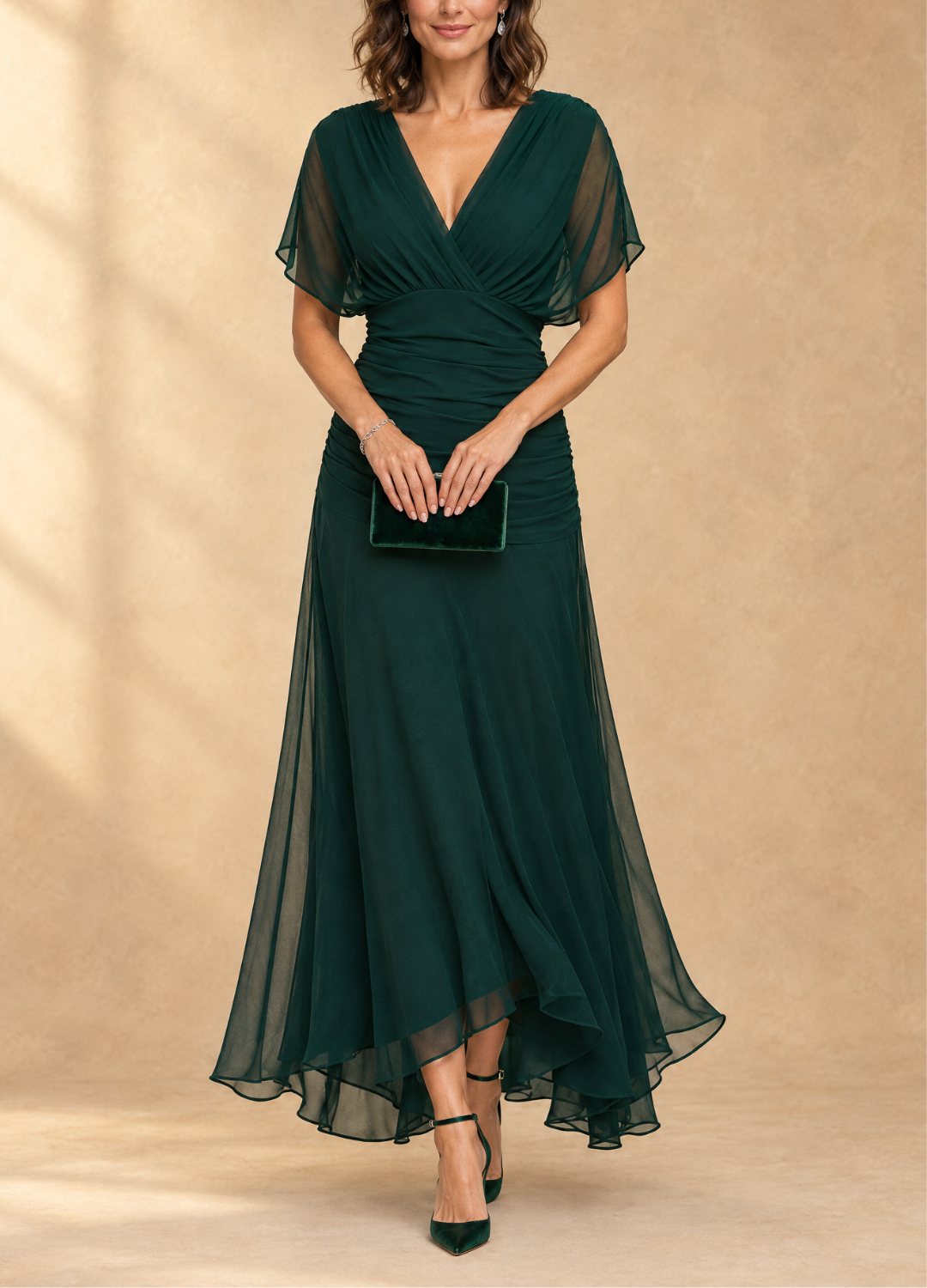 Robe maxi de soirée Danoir Paris Emma, robe longue drapée avec col V élégant, en tissu fluide et sophistiqué.